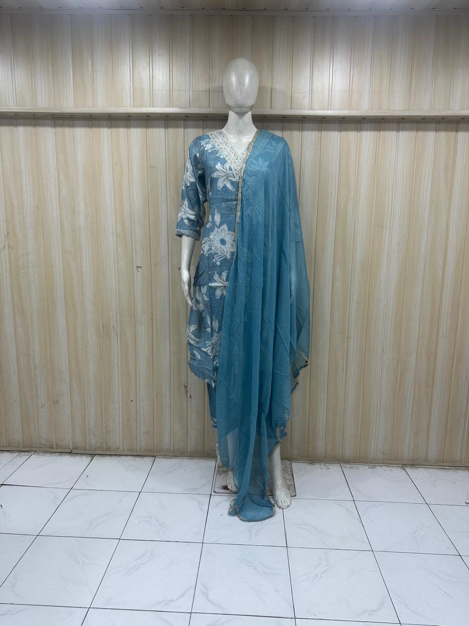 This kurti is elegant and soft-toned—great for a premium photoshoot look. Here’s a high-converting AI prompt tailored specifically for this outfit: