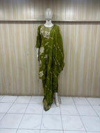 This green kurti has a rich ethnic vibe—perfect for a premium Indian photoshoot look. Here’s a high-quality, ready-to-use AI prompt tailored for this exact outfit: