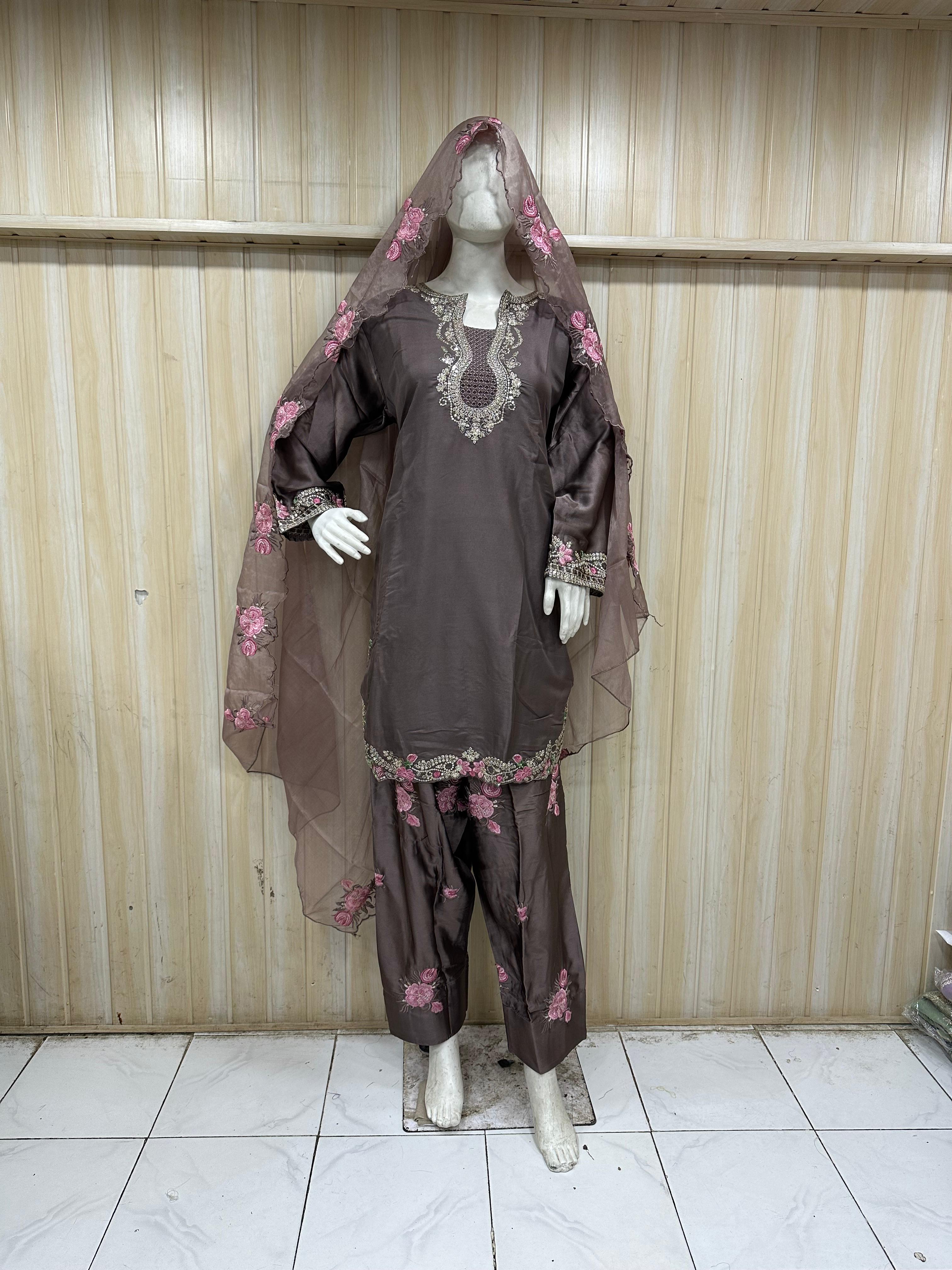 brown dressPremium  fhrshiiKurti 3 set