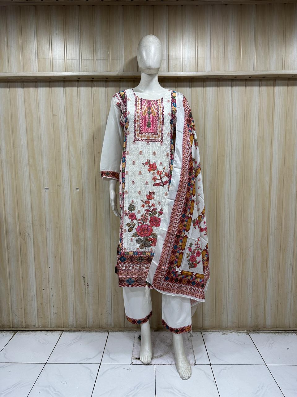 Elegant Off-White GEORGETTE Floral Printed 3-Piece Ethnic Suit Set with Coordinated Dupatta