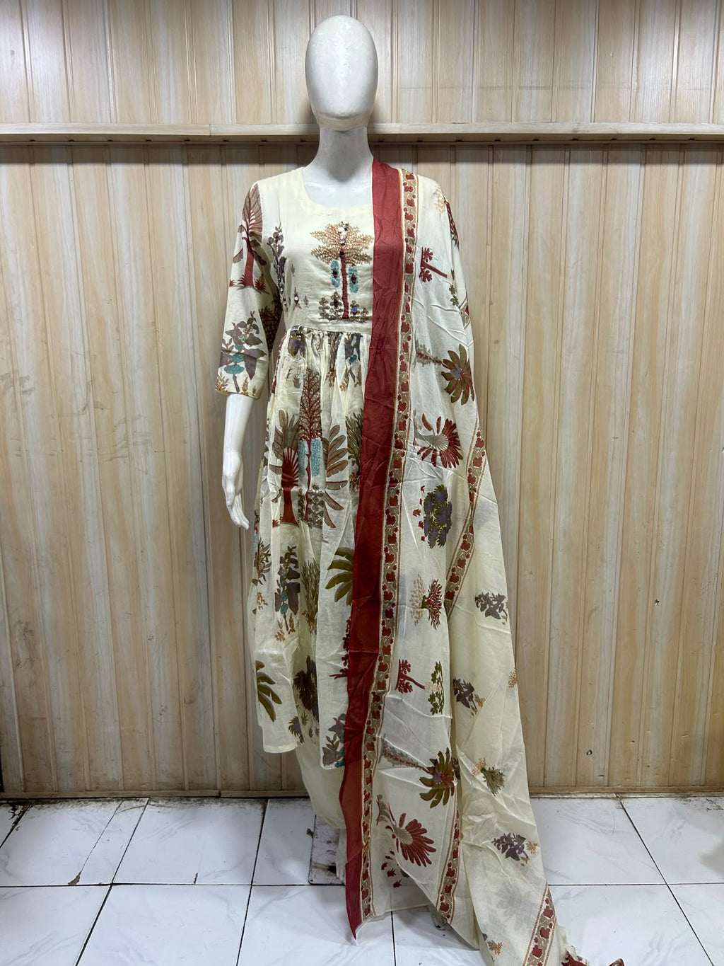 Ivory Cotton 3-Piece Ethnic Set with Floral Print Kurta & Dupatta