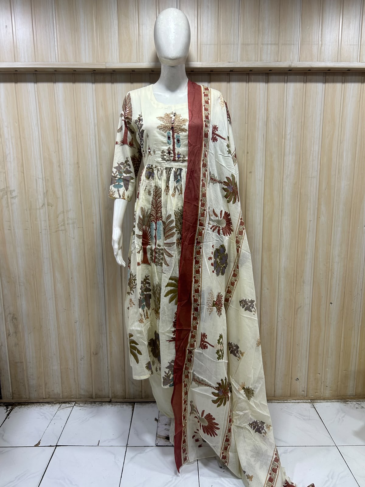 Ivory Cotton 3-Piece Ethnic Set with Floral Print Kurta & Dupatta