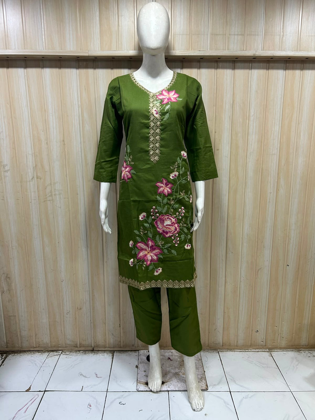 Olive Green Floral Embroidered 2-Piece Suit Set – Kurti & Pant