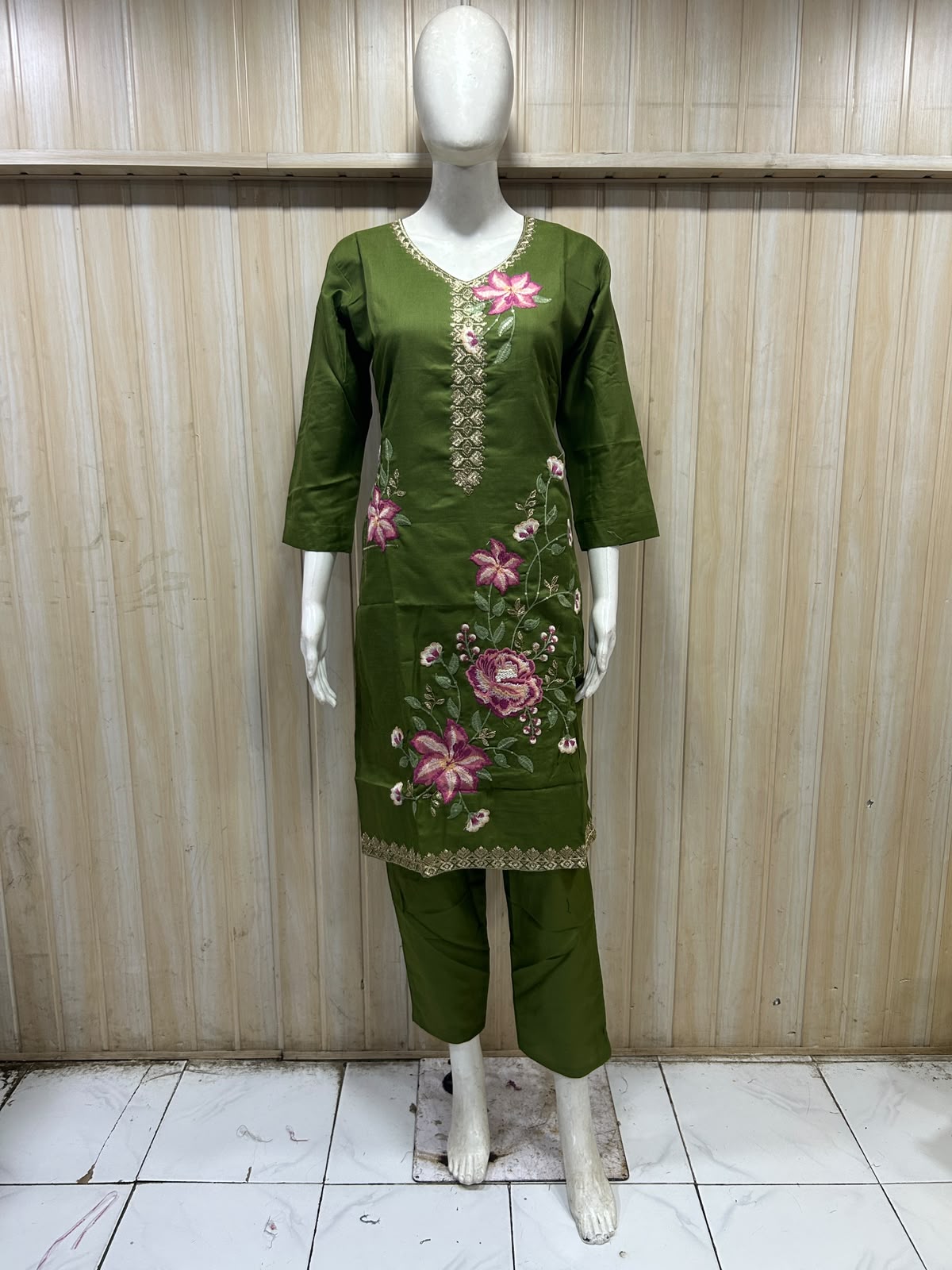 Olive Green Floral Embroidered 2-Piece Suit Set – Kurti & Pant