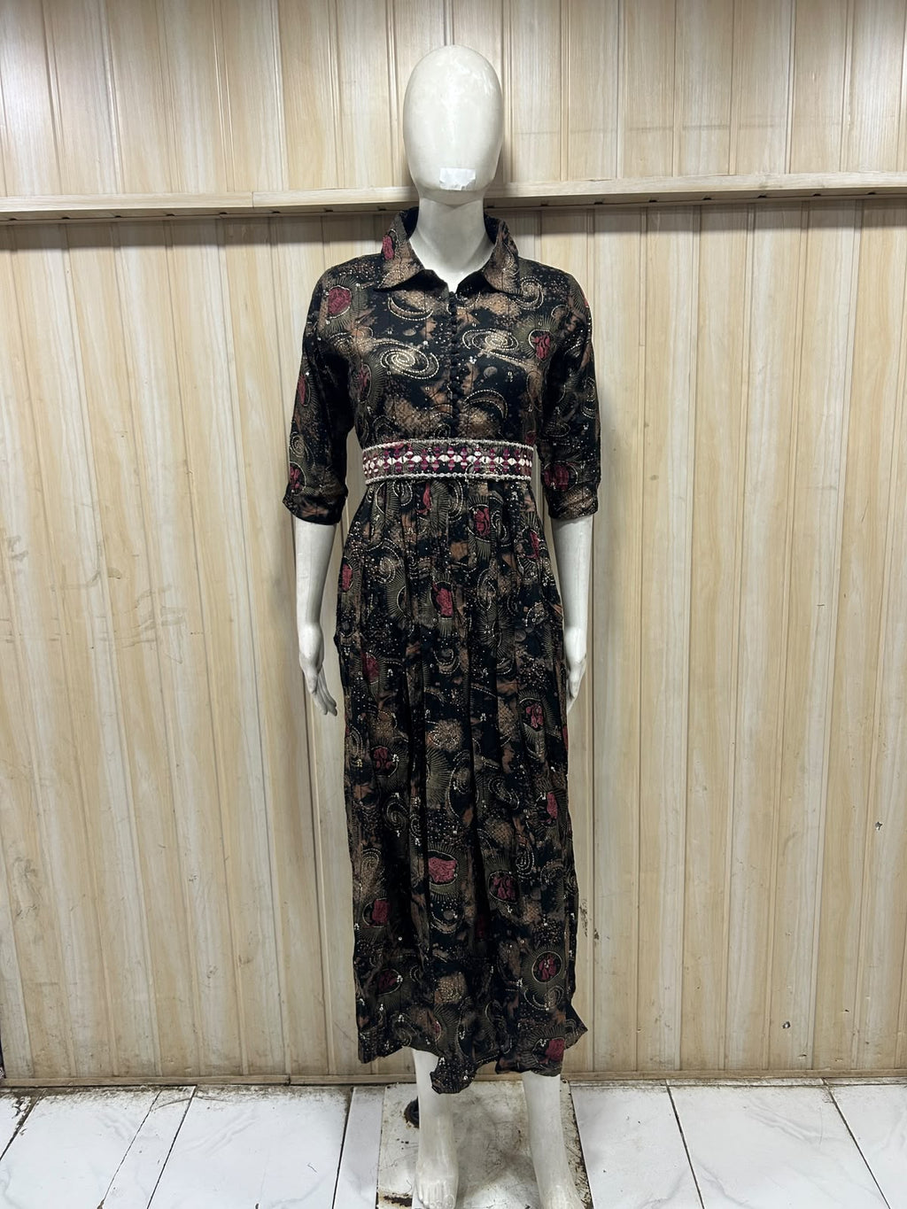 Black Printed Reyon/Rayon Round Kurti – Elegant Floral Pattern 1-Piece Kurti