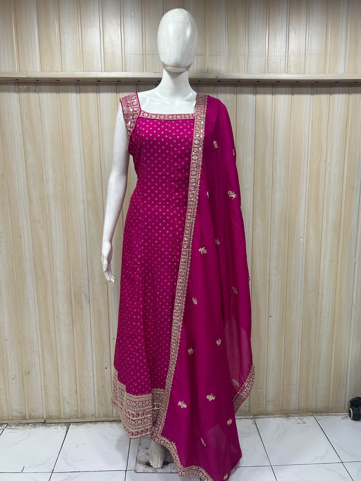 Deep Magenta Vertican Skill Sleeveless 3-Piece Kurti Set with Pant & Dupatta