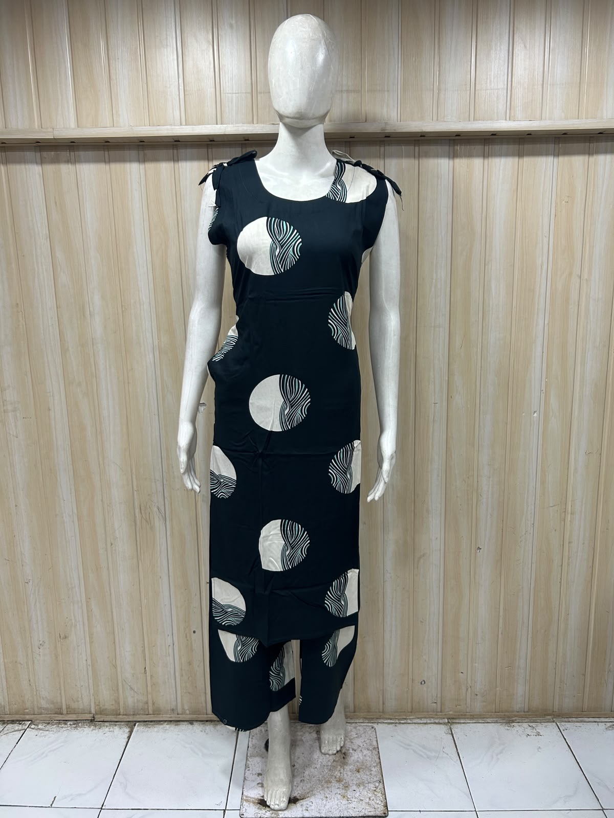 Black & Cream 24 Grade Heavy Rayon Sleeveless Co-ord Set